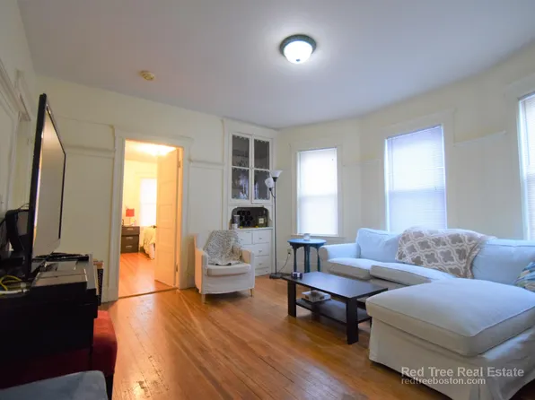 44 Easton St, Allston, MA