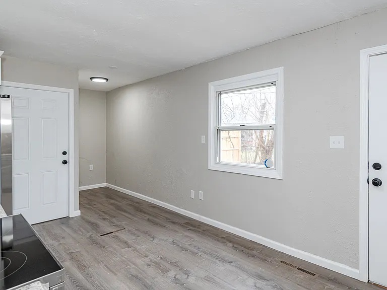 3969 Flynn St — Photo 13
