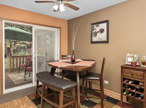 3rd image of 90 Bridgewood Dr