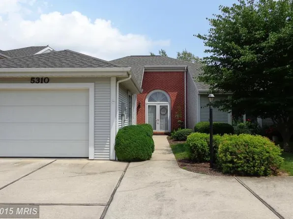 5310 Fairway Dr W, Fayetteville, PA 17222