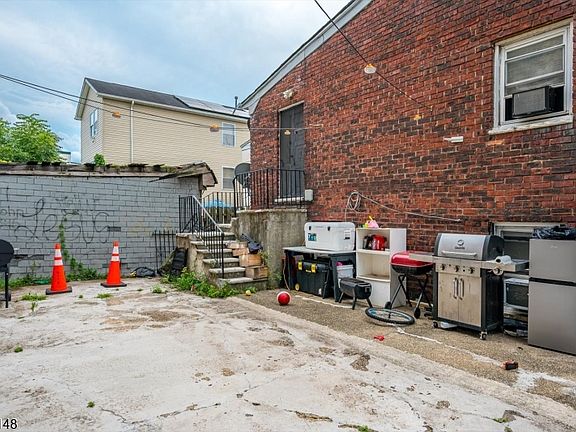 5th image of 31 Bank St