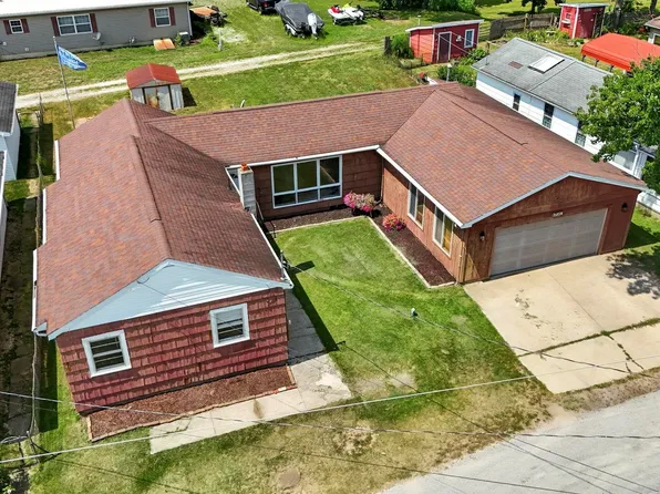 7685 N Tecumseh Rd, Walkerton, IN 46574