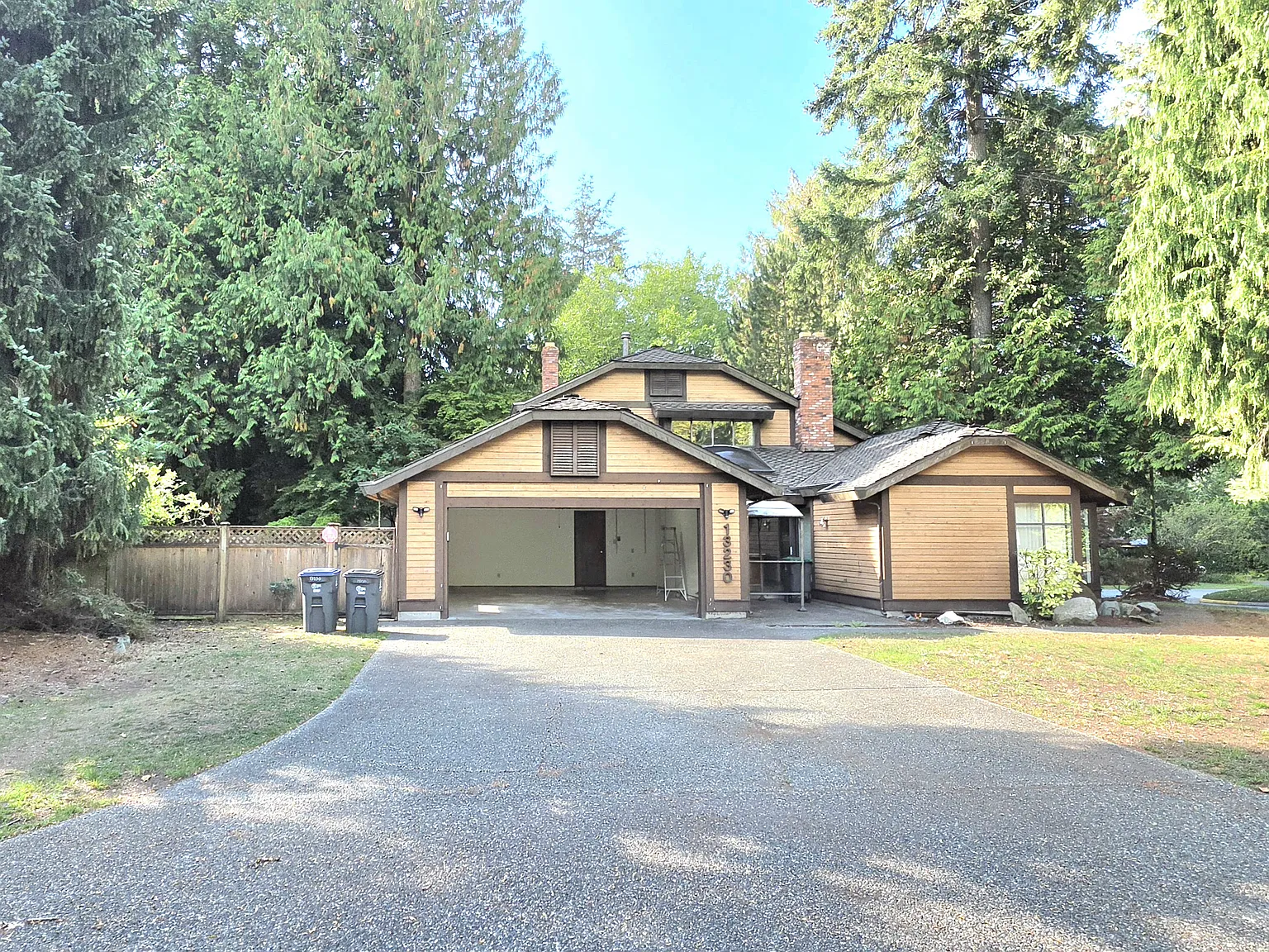 4 bed, 2.5 bath, 2200 sqft, $4,000 — Photo 1