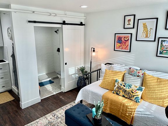 3rd image of 1520 N Oregon Ave #4548357