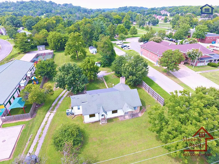 1251 S Dickerson Rd — Photo 4