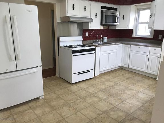 4th image of 1088 Targee St