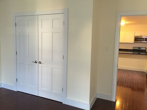 5th image of 216 Macon St #Grdn1