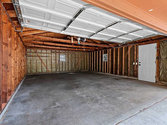 5th image of 809 Miller St