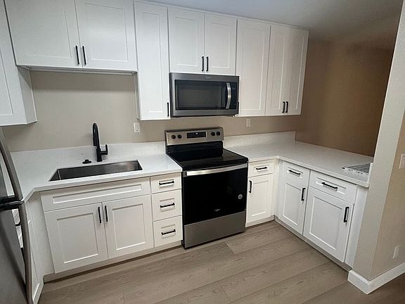 4th image of 745 E Bradley Ave Unit 36