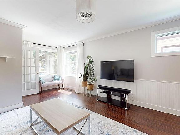 4th image of 3054 Athol STREET