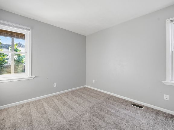 5th image of 243 W 32nd St #1