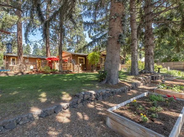 1204 NE 9th St, Bend, OR 97701