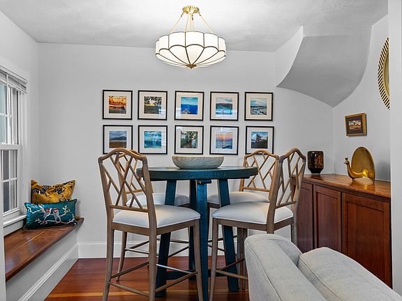 3rd image of 37 Sackville St #1