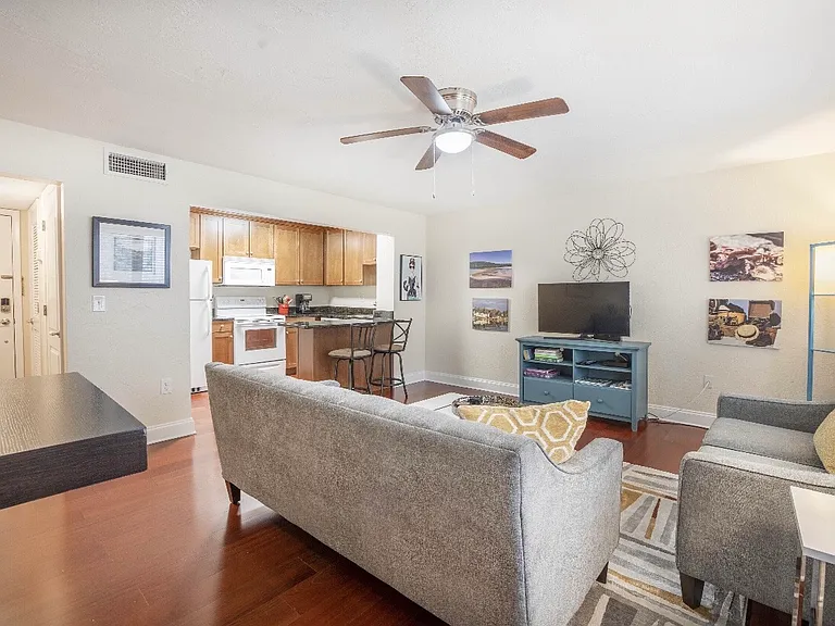 210 Dali Blvd S #303 — Photo 4