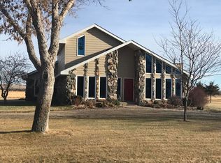 1132 Fairway Dr, Pierre, SD 57501