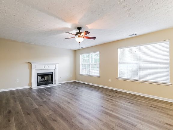 5th image of 4065 Crescent Walk Ln