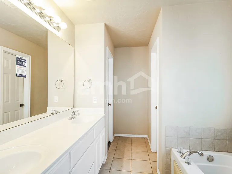 509 SW 163rd St — Photo 10