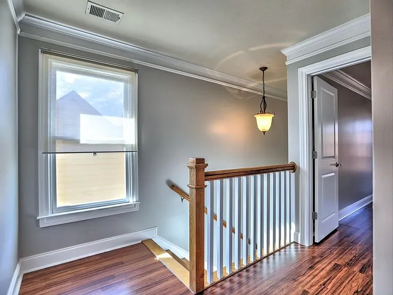 975 Odessa Dr NW — Photo 24