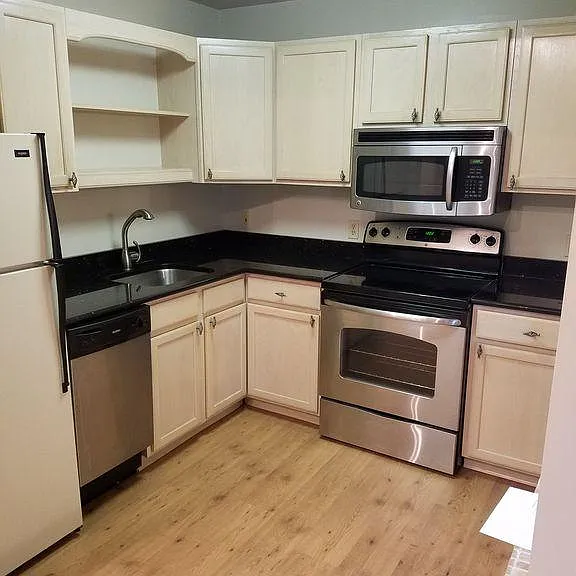 130 S 22nd St #22-2D — Photo 8