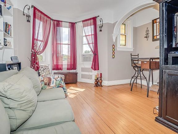 2nd image of 162 Fairview Ave APT 4