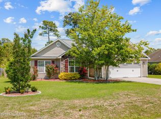 210 Marsh Haven Dr, Sneads Ferry, NC 28460