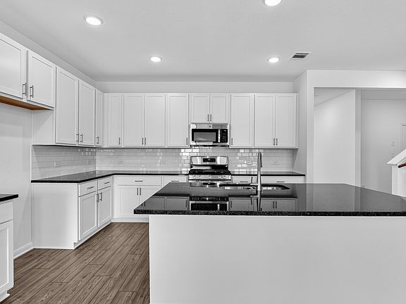 3rd image of 214 Betsy Rd