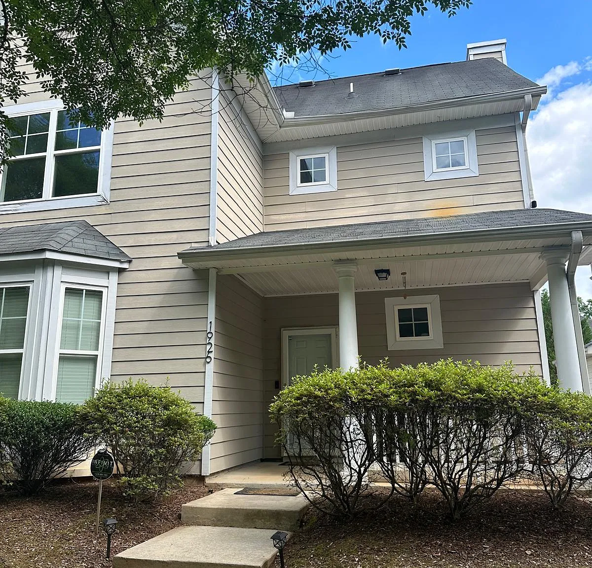 3 bed, 2.5 bath, 2232 sqft, $2,500 — Photo 1