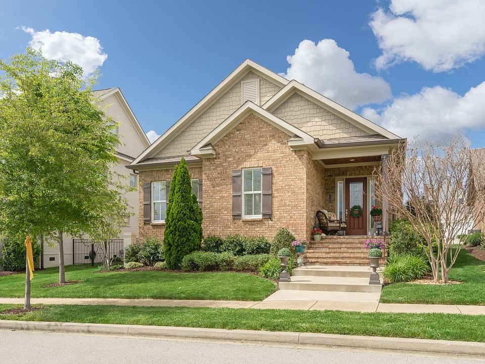 1st image of 3425 Colebrook Dr