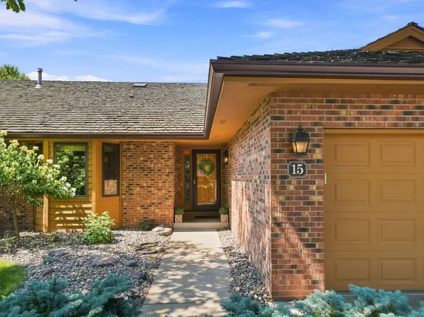 15 Anemone Cir, North Oaks, MN 55127