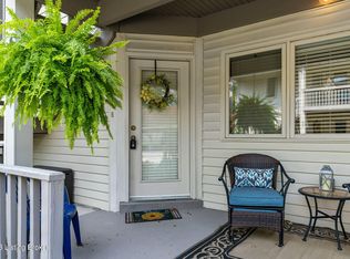 425 Rosewood Ct, Blue Ridge Manor, KY 40223