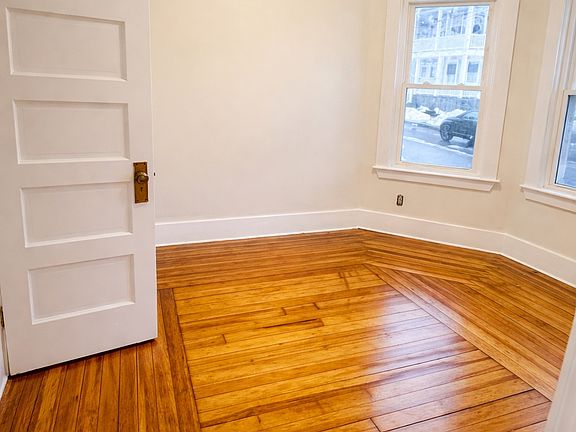 2nd image of 101 Conduit St #1