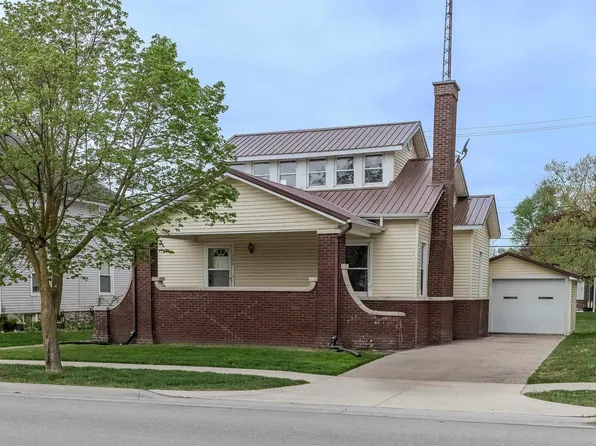 306 S Main St, Topeka, IN 46571