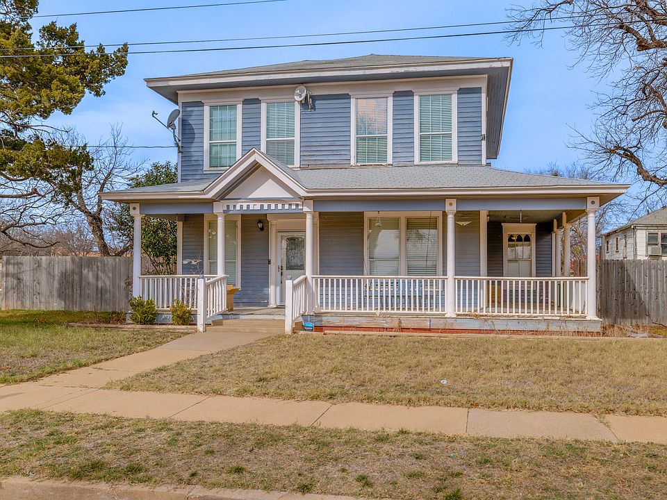 1st image of 720 W Pecan St
