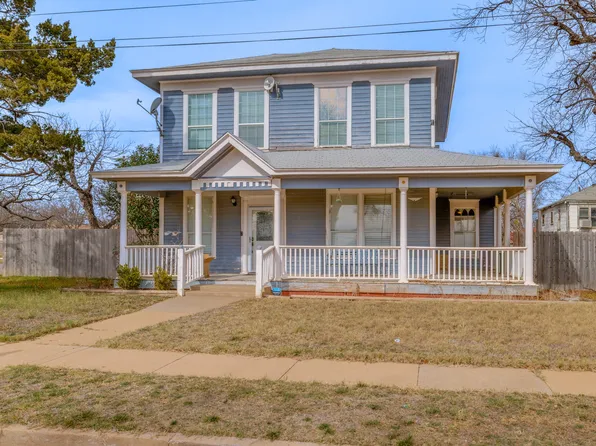 720 W Pecan St, Coleman, TX 76834