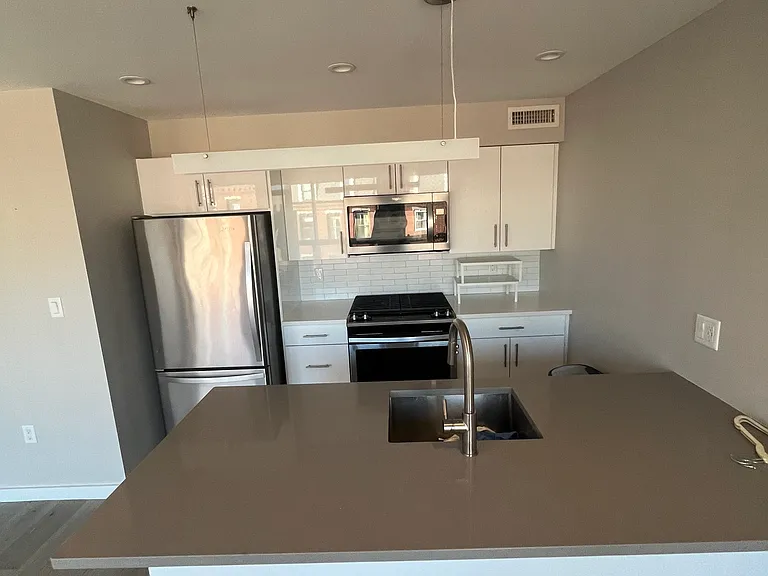 244 Hanover St #510 — Photo 21