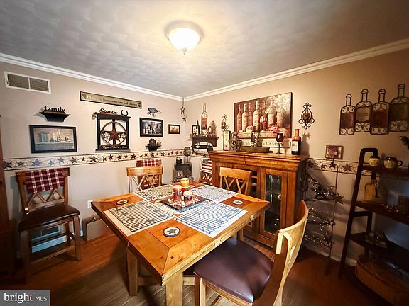 5th image of 119 Lodge Ln