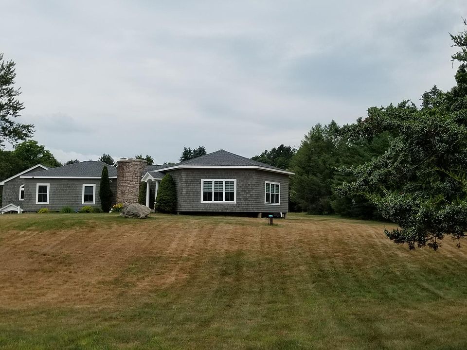 Beautiful Contempoary located in Upscale Neighborhood