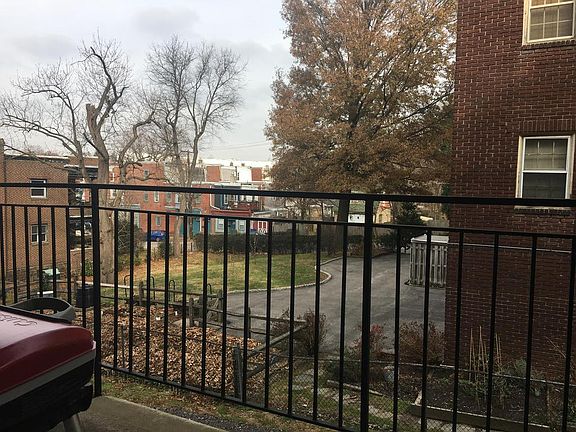 5th image of 109 Carpenter Ln