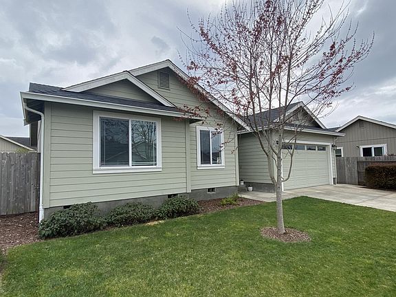 2nd image of 1961 Elmwood Pl