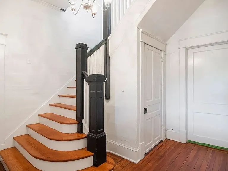 2021 Chapel Hill Rd #C — Photo 8