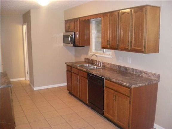 5th image of 661 Saint Lawrence Blvd