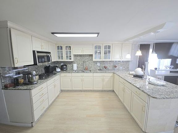 5th image of 4000 24th St N #562