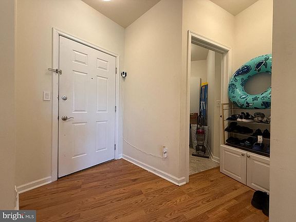 4th image of 530 Carson Ter
