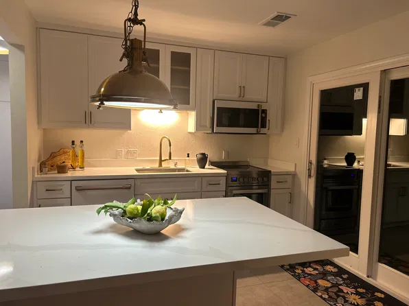 (undisclosed Address), Palo Alto, CA 94303