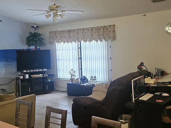 4th image of 2268 SE Shelter Drive