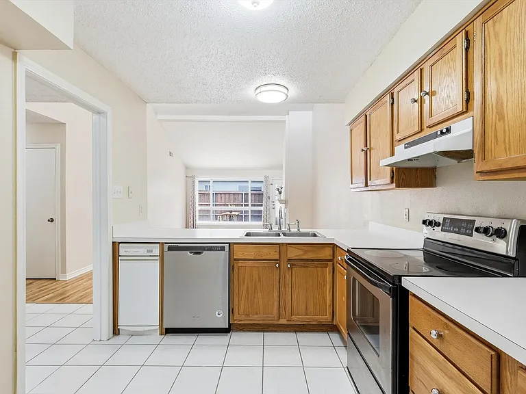 9624 Highland View Dr — Photo 5