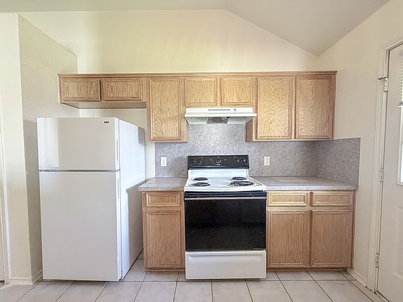5th image of 4202 Jeff Scott Dr APT B