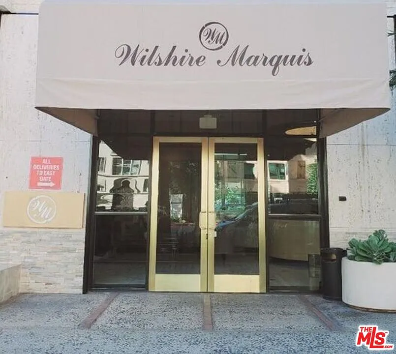 2 bed, 2.0 bath, 1088 sqft, $4,600 — Photo 2