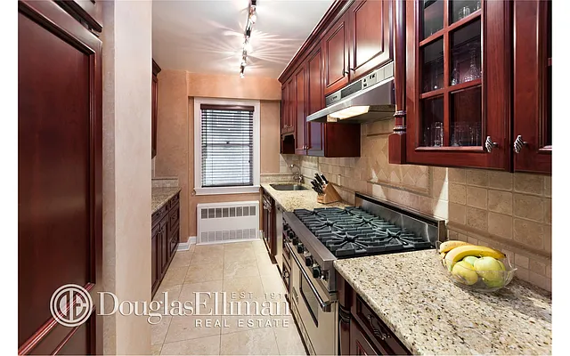 Sold by Douglas Elliman | media 14