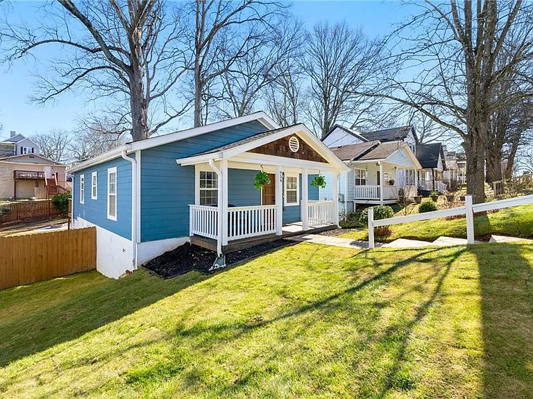 954 Fern Ave SE — Photo 1